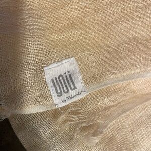 Yogi by Tohum pale yellow scarf